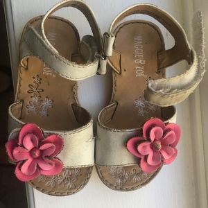 Little Girls white sandals sz 7